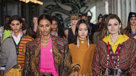 sfilata versace 22 settembre 2017|Calendario Sfilate Milano: Settembre 2017 .